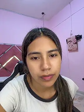 Snapshot of Kimmiebellarie chatting on April 2026 12:19:02 PM Kimmiebellarie online show from April 2026 12:19:02 PM