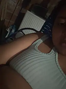 Snapshot of Ninibella chatting on May 2026 02:27:02 AM Ninibella online show from May 2026 02:27:02 AM