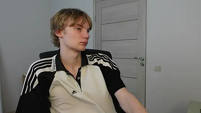 Snapshot of Dave_Redmond chatting on June 2026 09:58:01 AM Dave Redmond online show from June 2026 09:58:01 AM