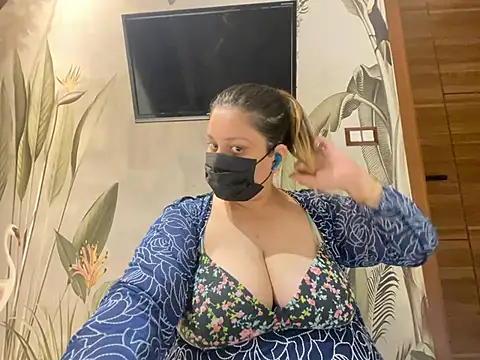 kavyasingh36 online show from May 2026 12:40:02 AM