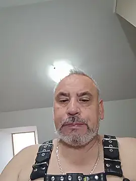 Snapshot of andrexl_eather chatting on May 2026 01:06:01 PM andrexl eather online show from May 2026 01:06:01 PM