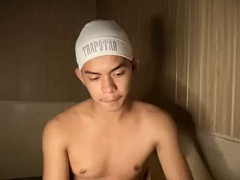 Snapshot of yourhotasian_jhonpol16 chatting on July 2026 07:18:02 PM yourhotasian jhonpol16 online show from July 2026 07:18:02 PM