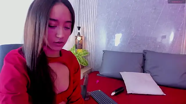 Sweetlittle luna online show from May 2026 07:56:02 PM
