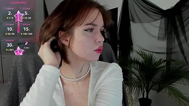 Snapshot of RisoSweet chatting on April 2026 08:31:02 PM RisoSweet online show from April 2026 08:31:02 PM