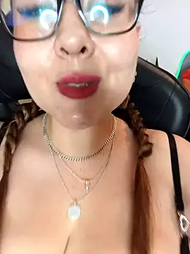 Snapshot of lyzyreth chatting on April 2026 04:08:02 AM lyzyreth online show from April 2026 04:08:02 AM