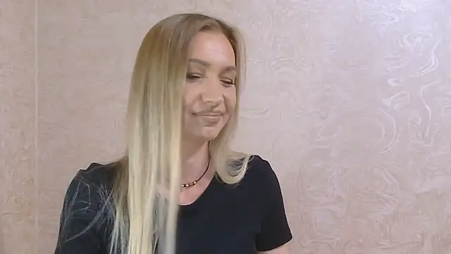 Snapshot of NoirEnigma chatting on June 2026 09:41:01 PM NoirEnigma online show from June 2026 09:41:01 PM