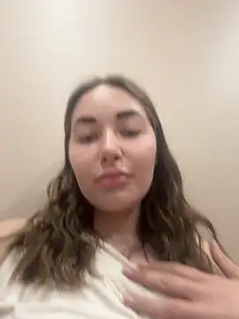 Snapshot of Doris2222 chatting on April 2026 06:35:01 PM Doris2222 online show from April 2026 06:35:01 PM