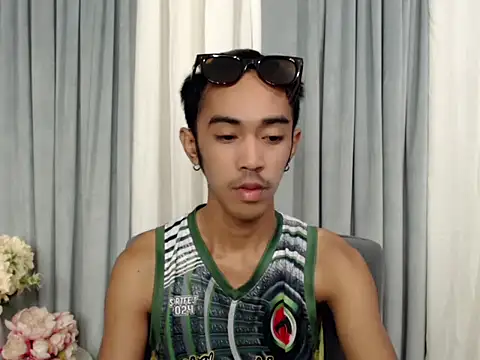 Snapshot of crocodale chatting on April 2026 01:22:02 AM crocodale online show from April 2026 01:22:02 AM