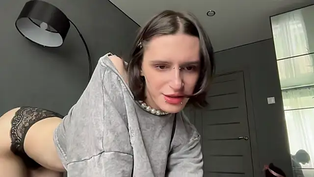Niky Long online show from May 2026 01:07:02 PM