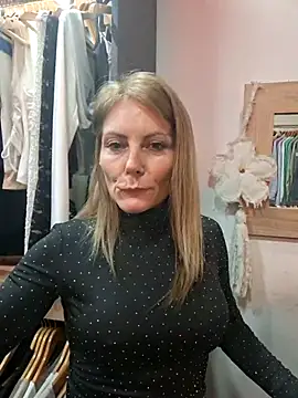prretty15 online show from July 2026 08:01:01 PM