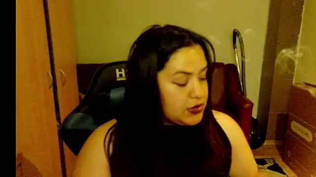 Karolina j online show from April 2026 01:08:01 AM