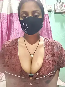 Snapshot of BaddieUnleashed chatting on April 2026 05:40:02 PM BaddieUnleashed online show from April 2026 05:40:02 PM