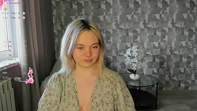 Anna Delon online show from April 2026 12:29:02 PM