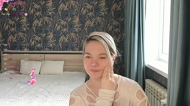 Anna Delon online show from April 2026 01:41:02 PM