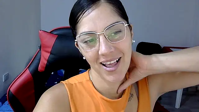 Snapshot of Bandida553 chatting on June 2026 04:46:02 PM Bandida553 online show from June 2026 04:46:02 PM