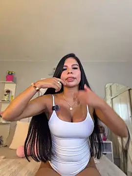 Elara Luxe online show from May 2026 09:44:02 PM