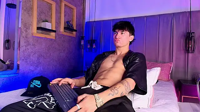 The BossCrown online show from April 2026 04:26:02 AM