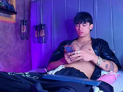 The BossCrown online show from April 2026 03:48:02 AM