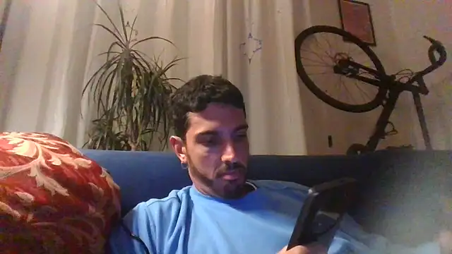 Snapshot of Bucefalo2024 chatting on April 2026 06:13:02 PM Bucefalo2024 online show from April 2026 06:13:02 PM