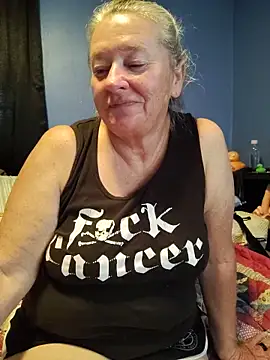 Snapshot of RavensLove chatting on May 2026 11:45:01 PM RavensLove online show from May 2026 11:45:01 PM