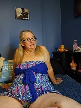 Snapshot of RavensLove chatting on June 2026 03:11:02 PM RavensLove online show from June 2026 03:11:02 PM