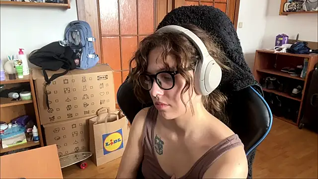 PillowPeachX online show from May 2026 10:01:01 AM