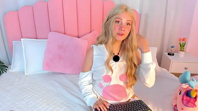 sweett fire online show from April 2026 09:39:33 PM