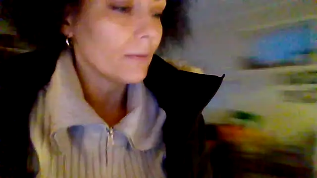 Snapshot of shyhornymommy chatting on April 2026 08:50:01 PM shyhornymommy online show from April 2026 08:50:01 PM