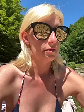 Snapshot of barbiplaymate chatting on May 2026 12:56:01 PM barbiplaymate online show from May 2026 12:56:01 PM