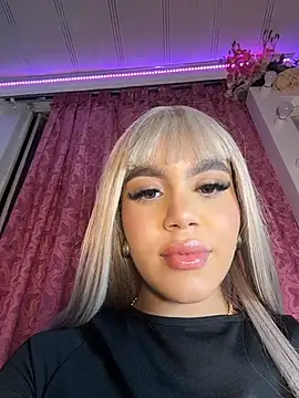 Snapshot of Tyra_malkovaa chatting on May 2026 03:57:02 AM Tyra malkovaa online show from May 2026 03:57:02 AM