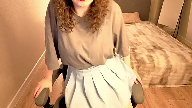 Snapshot of Helen_Carson chatting on May 2026 01:00:01 AM Helen Carson online show from May 2026 01:00:01 AM