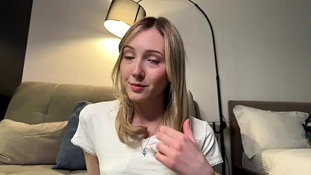 Kattie Petite online show from April 2026 01:34:02 PM