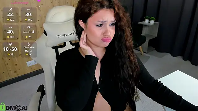 nicolewoss online show from June 2026 11:30:02 AM
