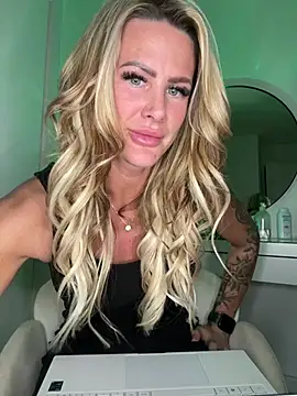 Savannah Rae online show from May 2026 07:29:01 PM