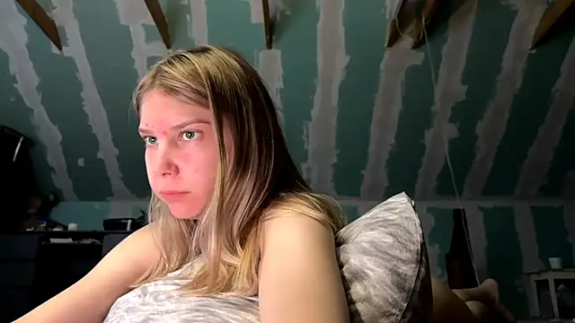 Skinny girl  online show from May 2026 06:38:01 PM