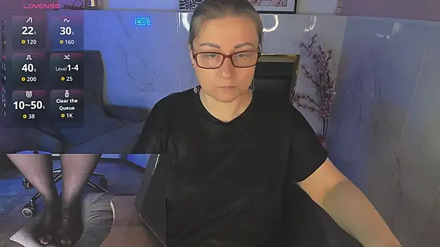 Alexandra Kind online show from April 2026 08:44:02 PM