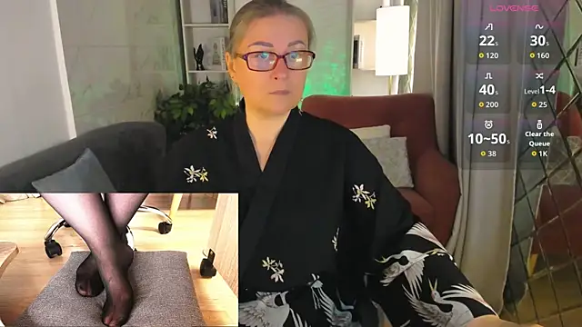 Alexandra Kind online show from May 2026 08:39:01 PM
