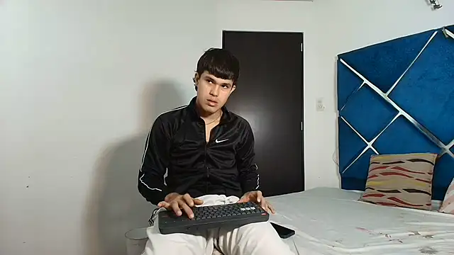 EdwinBoys online show from July 2026 01:26:01 PM