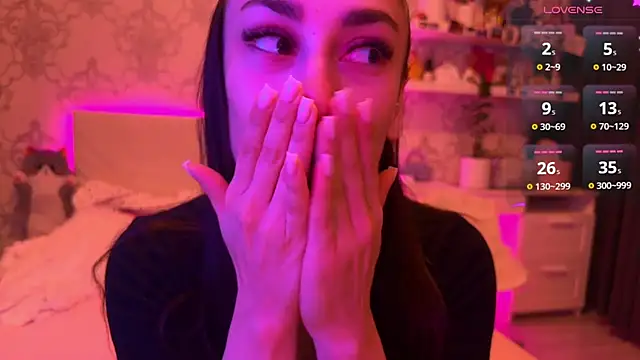 Snapshot of MyNaomi chatting on June 2026 08:09:01 PM MyNaomi online show from June 2026 08:09:01 PM