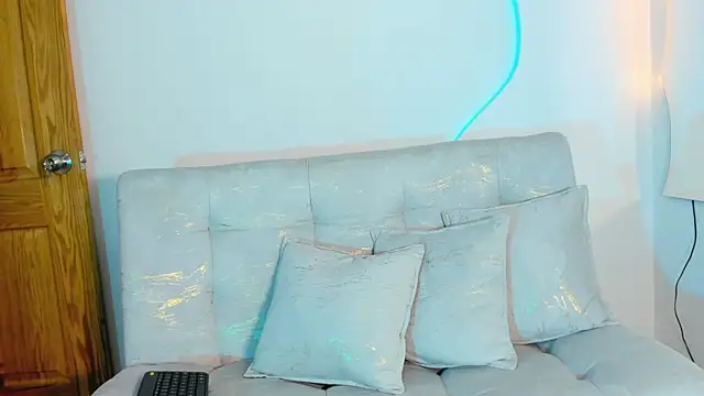 Aohomlester  online show from April 2026 01:52:02 PM