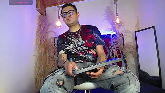 Nickk 21  online show from May 2026 01:52:02 PM