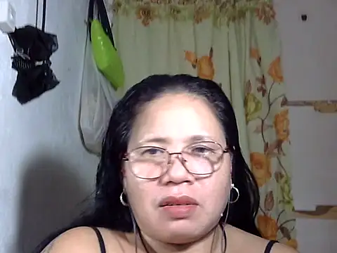 Snapshot of HottyCurlyPeanut chatting on June 2026 01:21:02 PM HottyCurlyPeanut online show from June 2026 01:21:02 PM