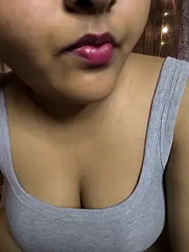 Snapshot of PunkTiling chatting on April 2026 08:08:01 AM PunkTiling online show from April 2026 08:08:01 AM