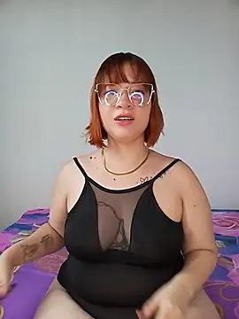 Snapshot of Curves_Nina chatting on July 2026 09:05:02 PM Curves Nina online show from July 2026 09:05:02 PM