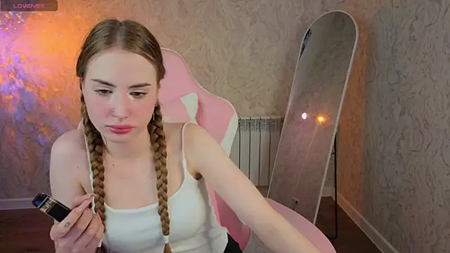 Tasya Doyle online show from April 2026 09:34:02 AM