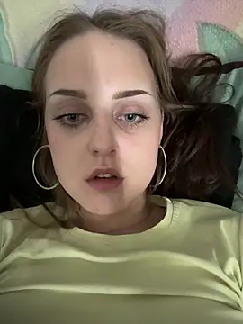 Snapshot of Shannon_Van chatting on April 2026 04:04:02 PM Shannon Van online show from April 2026 04:04:02 PM