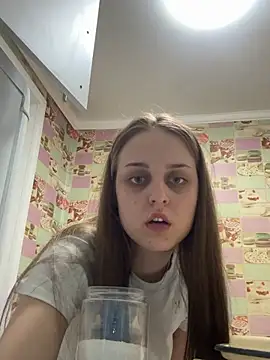 Snapshot of Shannon_Van chatting on April 2026 08:04:02 PM Shannon Van online show from April 2026 08:04:02 PM