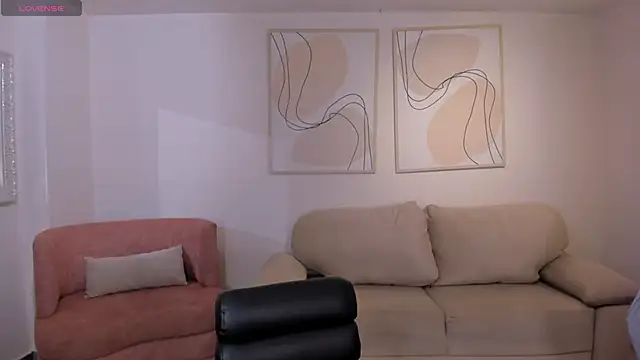 HazelGarrett online show from April 2026 10:54:02 AM