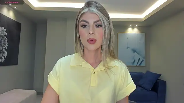 MiaSilvaX online show from May 2026 11:18:02 AM