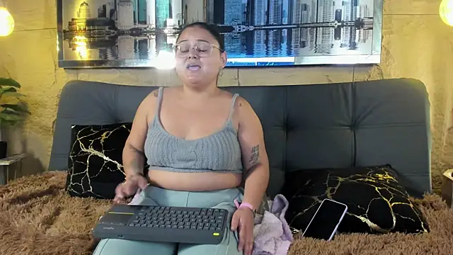 Luna  Cortez online show from May 2026 03:46:01 AM